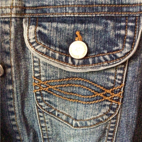 Eldorado women’s medium jean jacket. Stretchy. - Picture 3 of 4